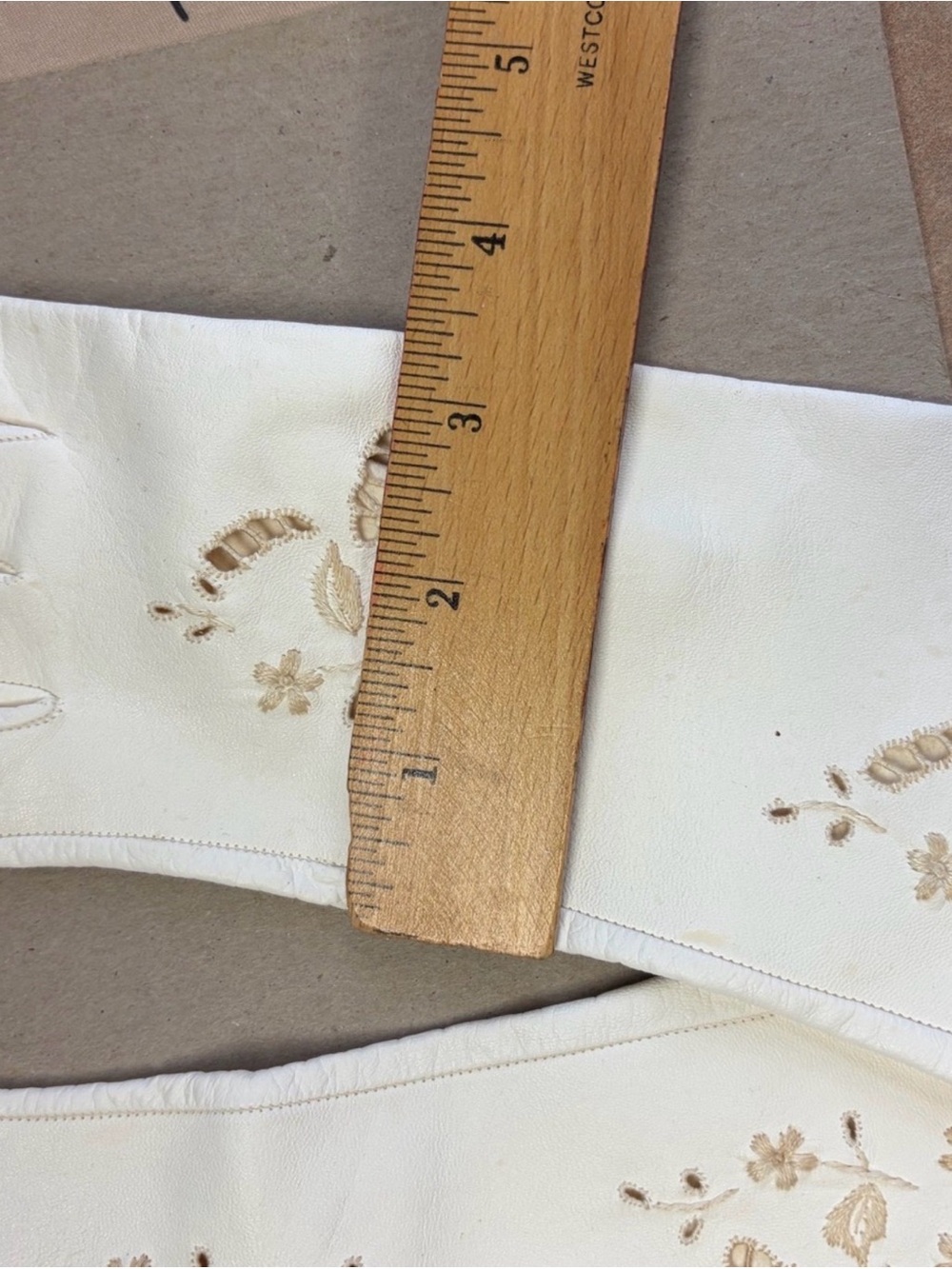 Vintage Italian Kid White Leather Embroidered Gloves - Picture 12 of 13